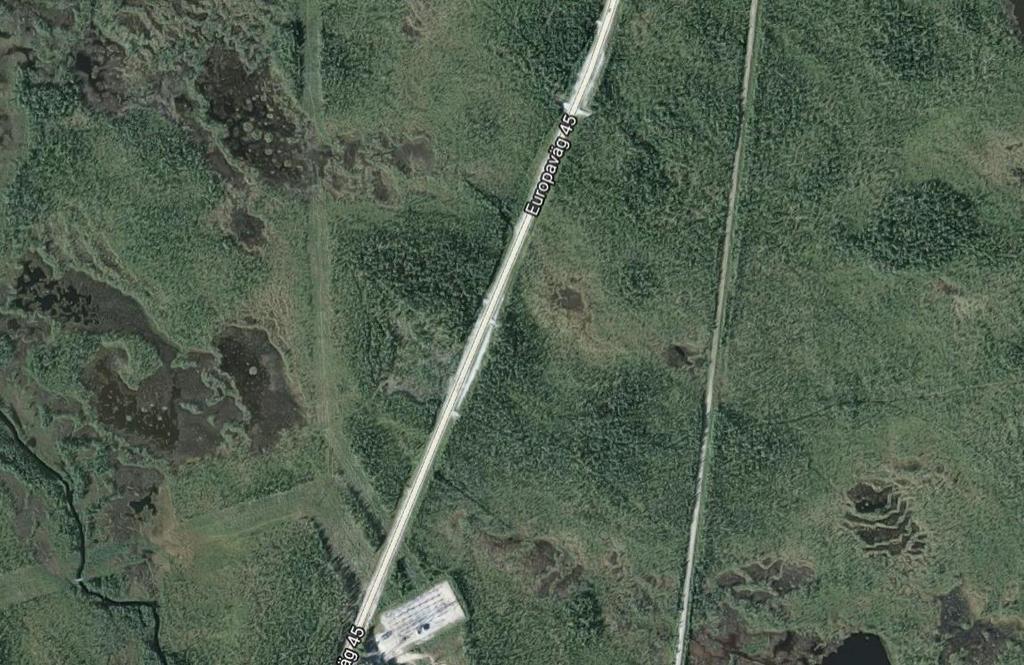 (Google Earth) Figur 2. Flygfoto, aktuellt område närbild, det undersökta området är schematiskt markerade i figuren.