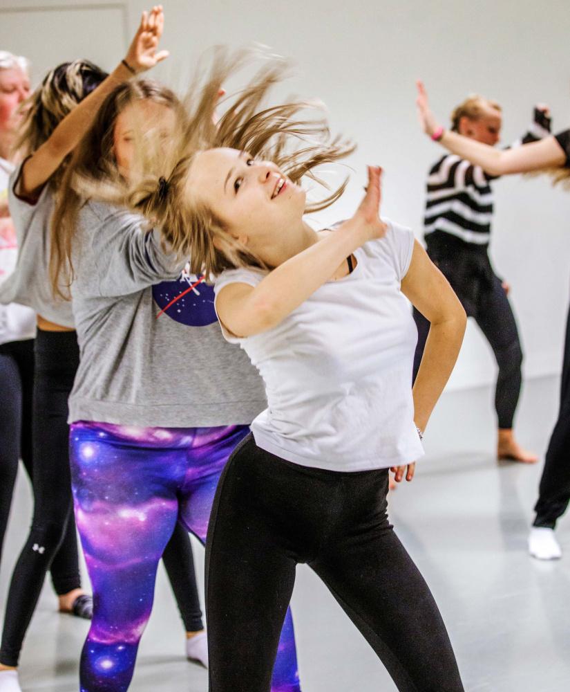 Dansar för hälsa och självförtroende Dans för Hälsa är en evidensbaserad intervention riktad till tonårsflickor med lätt psykisk ohälsa.