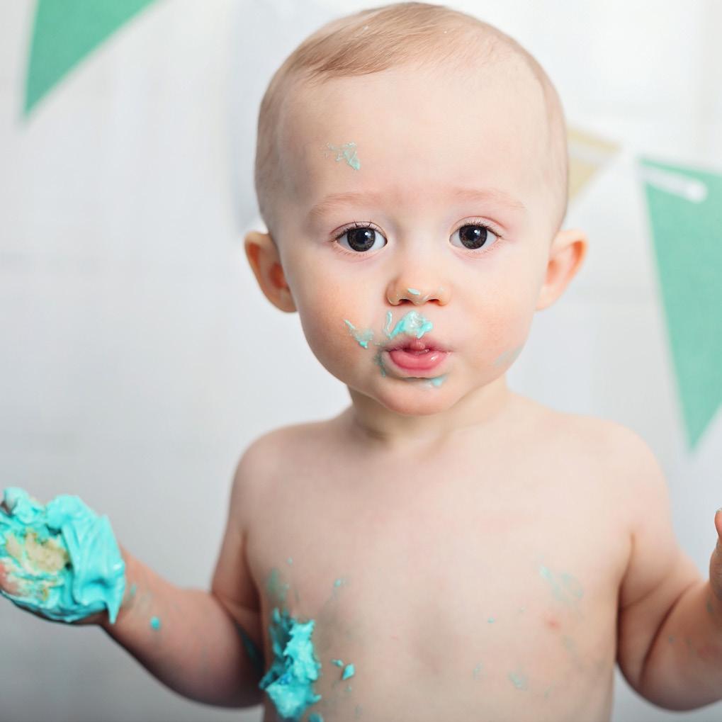 Smash The Cake Gör den första födelsedagen till något alldeles speciellt! Kombinera vanliga 1-årsporträtt med tårtkalas i studion. Det här är en fotografering som barn gillar!