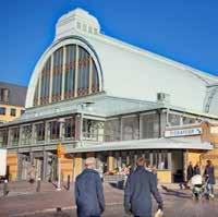FOOD WALK DELICIOUS SEAFOOD AND SWEDISH SPECIALTIES EXPLORE THE MARKET HALL Browse the food stalls in the beautiful market hall Saluhallen 14 for local and international delicacies or try the