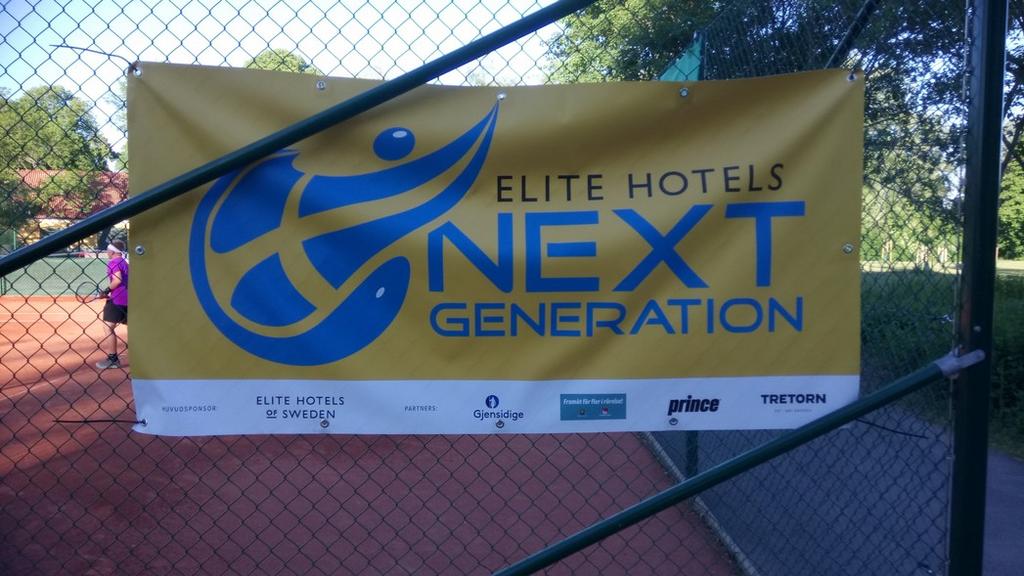 Lambi Cup, dag 4 av 5, varmt och gött med flaggan i topp. Ca 70 deltagare och publik. Regionstävlingen Elite Hotells Next Generation 2018 avgjordes och i Mariestad spelades klasserna 13 och 15 års.
