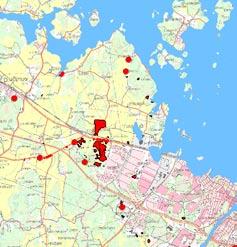 Utifrån den aktuella fornlämningsbilden kan ett ca 2,6 x 1,6 km (4,2 km 2 ) stort område urskiljas som innefattar överplöjda boplatslämningar i lermark, impedimentmark med gravar och gravfält samt