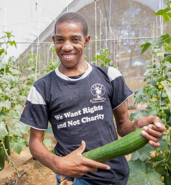 På hoppets väg Bild: Ilkka Koivisto Vi vill ha rättvisa, inte välgörenhet Dessa ord kommer från Nkosilathi Ndebele (24).