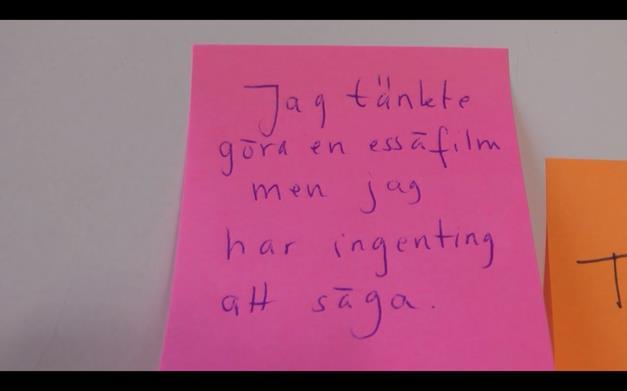 ingå att filmen drivs av ett undersökande, reflekterande, resonerande och detta med berättarröst. Jag brukar älska det. Men inte den här gången!