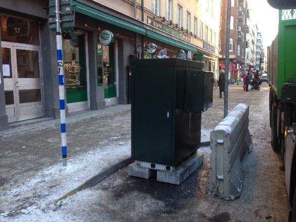 Mätpunkten är belägen ca 3 m över gatunivå på gatans södra sida. Ny mätpunkt fr.o.m mars 2018, ersätter Folkungagatan 57.