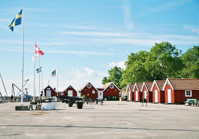 Konsertbiljetten kostar i år 200 kr (250 kr Lisa Nilsson) och serviceavgift tillkommer på varje biljett á 10 kr.