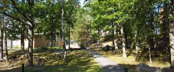 Parkering friskola Det finns 20 p-platser för personal och besökande till förskolan (cirka 400 m²) på kvartersmark.