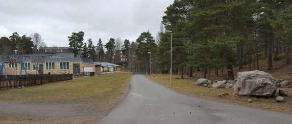 skola Det finns inga reglerade p-platser för lämning och hämtning