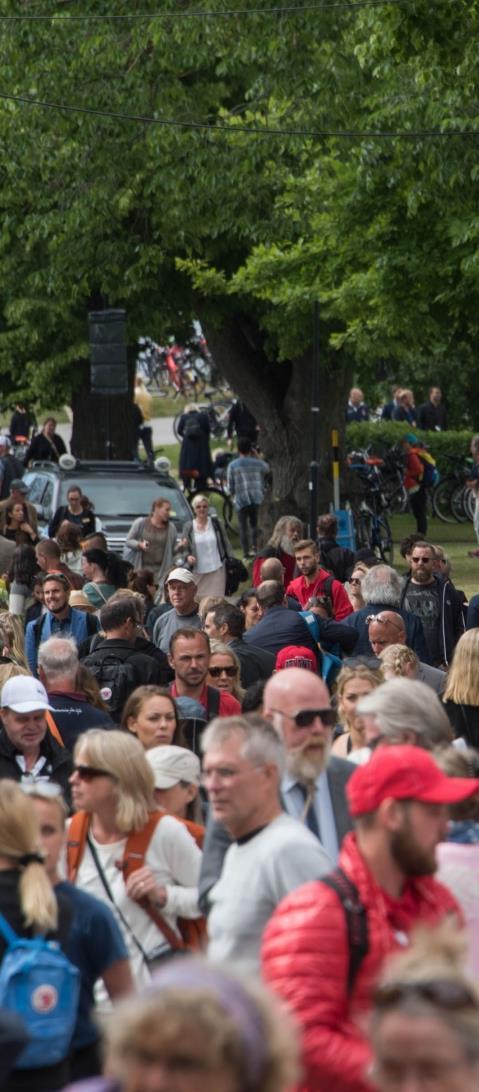 10 tips för att lyckas i Almedalen 1. Bestäm syftet Vad vill ni uppnå i Almedalen? 2. Tänk nytt Förnya er och gör något annorlunda. 3. Håll koll på kalendariet Kartlägg relevanta händelser. 4.