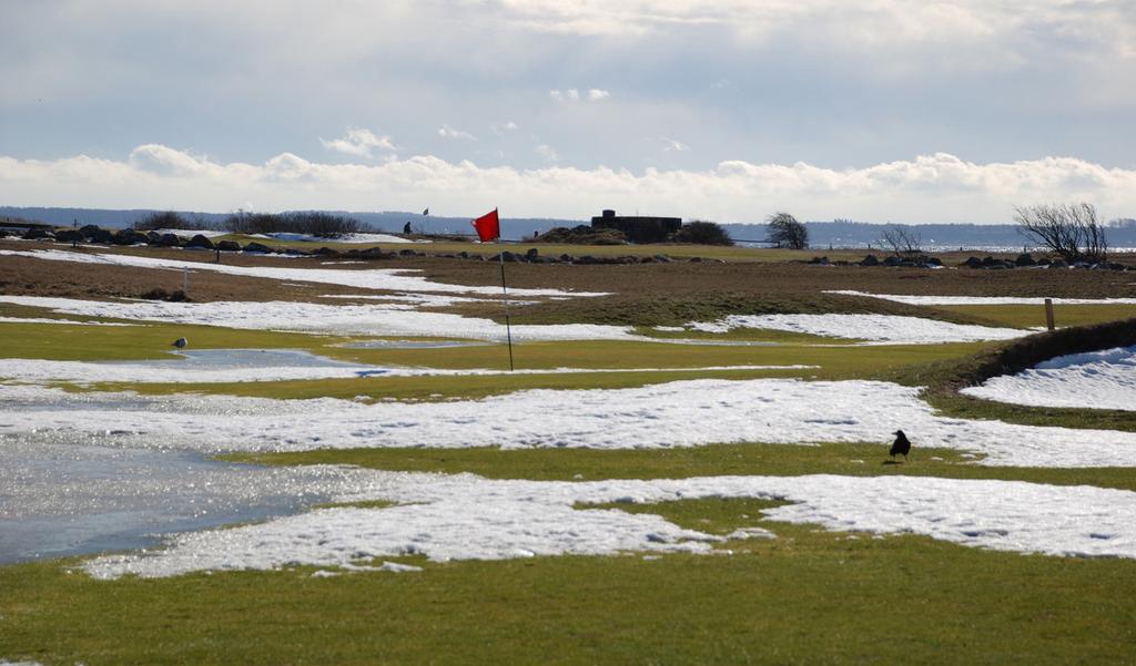 Vintergolf Slagspel. Vintern, från början av november till mitten/slutet av mars. Lördagar Ängsbanan. Lördagar. Öppet för alla med officiellt handicap. Genom att lämna in scorekort innan 08.