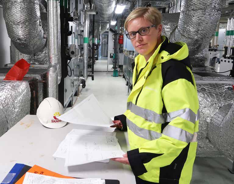 Utredningen ska se över möjligheterna att införa trohetsbonus eller annan form av stimulans för rutinerad och trogen personal. Det råder brist på specialistläkare inom ett antal områden.