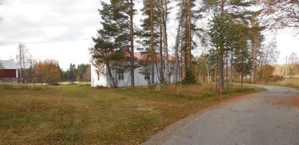 1.5.2 Bebyggelseområden Planområdet är obebyggt men i trakten finns bostads- och fritidshusbebyggelse. Högsböle är en by av landsbygdskaraktär med en blandning av nya och äldre hus. Äldre gård.