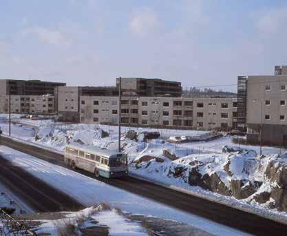 Torgen då och nu Gårdsten har vänt trenden och blickar framåt Det en gång utdömda området går mot en lysande framtid med stora visioner Högt över Göta älv tornar Gårdstensbergen upp sig.