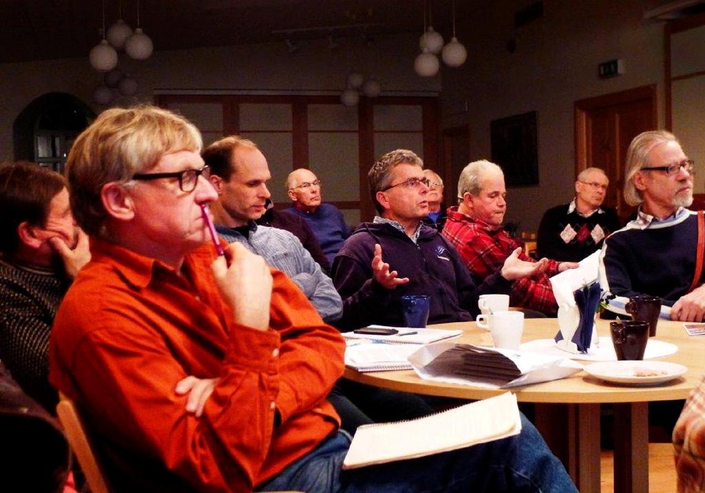 Föreslår att regionala tillsynsansvaret läggs under länsstyrelsen i en s k Regional skogsmyndighet. Kommunernas roll ska stärkas framför allt för tätortsnära skogar.