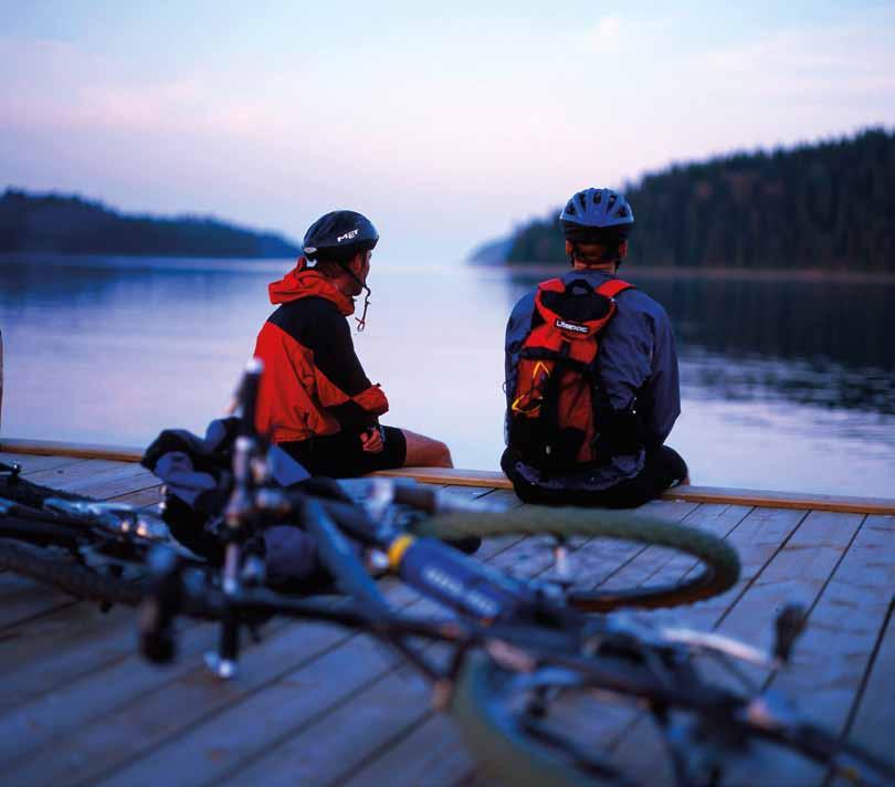 Vandra och cykla Här berättar vi om några av de mest populära och vackraste vandrings- och cykellederna.