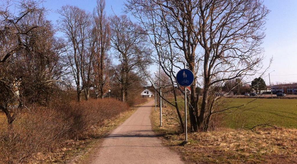 Det är viktigt att tillräcklig yta för utevistelse och lek finns disponibel för förskolebarn i anslutning till förskolan.