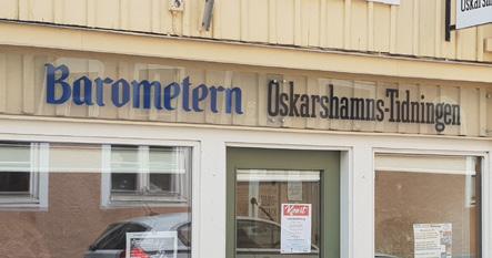 Skivorna kan också vara gjorda i plexiglas, där text eller bilder på skylten friläggs från övriga skylten.