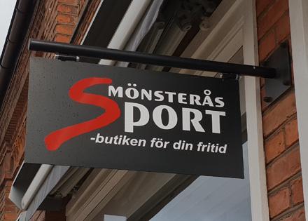 För skyltning på byggnader som är utpekade som värdefulla eller särskilt värdefulla ställs höga krav på utformningen av skylten.