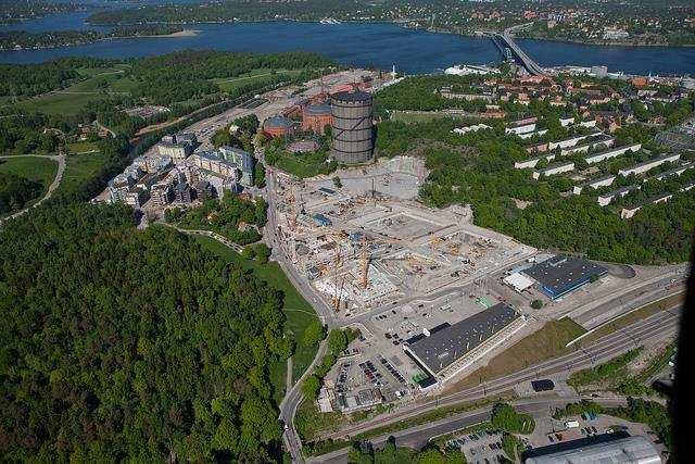 1 Bakgrund I Norra Djurgårdsstaden med delområdena Hjorthagen, Värtahamnen och Frihamnen/Loudden planeras ca 12 000 nya bostäder och 35 000 nya arbetsplatser (Figur 1).