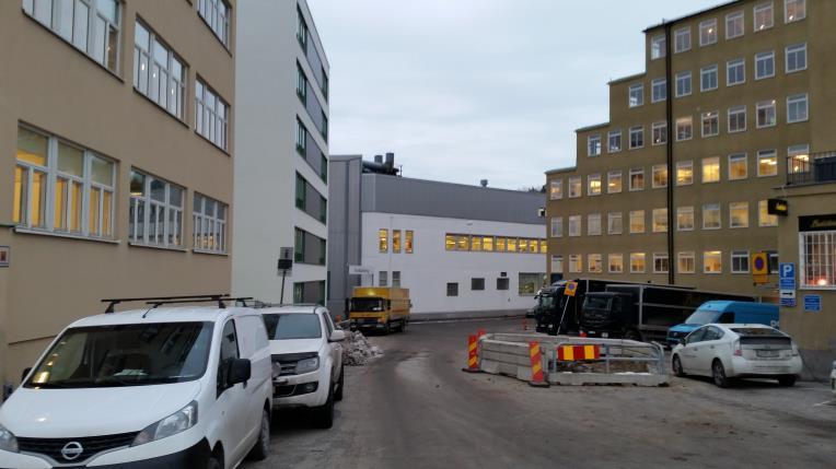 Figur 5. Virkesvägen vid kv Korphoppet 1. Strax utanför området ligger Mårtensdalsgatan och Fryshuset. Mårtensdalsgatan planeras kortas av i den omvandlingen som pågår.