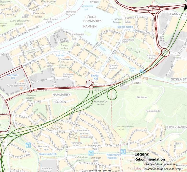Figur 15. Omledningsvägnät för Södra Länken. 2016 skedde det totalt ca 300 händelser där bommar stängde i Södra Länken. Medelvärdet för tiden som en bom stängdes var ca 1 h per gång. 4.5.3 Vägnät farligt gods Primär och sekundär färdled för farligt gods visas i Figur 16.