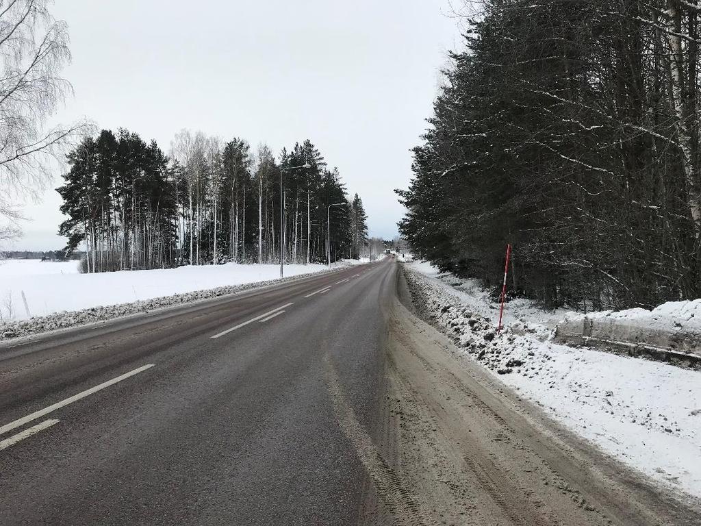 10 TRAFIKUTREDNING DETALJPLAN STACKBO 2.3.5 Väg 56 Valbovägen Väg 56 fortsätter längs denna del på Valbovägen.