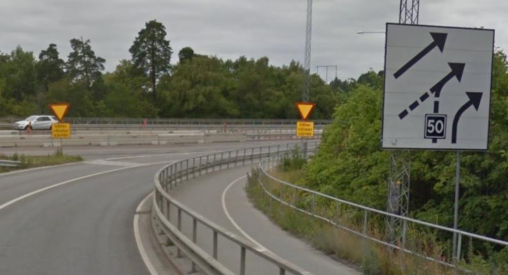 kapaciteten för växlingssträckan. Resultaten visar på att kapaciteten, vid en trafikomflyttning på 20 %, ökar med omkring 500 personbilsenheter/timme i växlingen jämfört med befintlig prognos. 4.