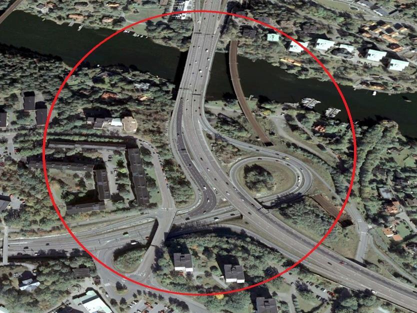 E18 vid TPL Bergshamra. 2 Befintliga förhållanden och utformning Bergshamraleden är en delsträcka i det nationella stamvägnätet för E18 som förbinder Oslo med Norrtälje via Stockholm.