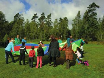 Familjeläger för nya svenskar För andra året bjöd Besöksgruppen i församlingen in till läger i Kuvarp, Ölsremma för