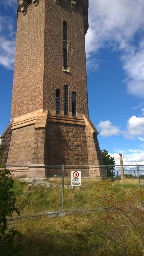 Richert ingick i den första kullen civilingenjörer som utexamineras från Kongliga Tekniska Högskolan i Stockholm 1884. 1897 etablerade Richert sig som konsulterande ingenjör i Stockholm med firman J.