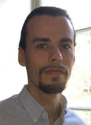 Att vara anhörig till en person som drabbats av självskadebeteende: En systematisk uppföljning av en utbildning för anhöriga Denna systematiska uppföljning av utbildningar riktade till anhöriga till
