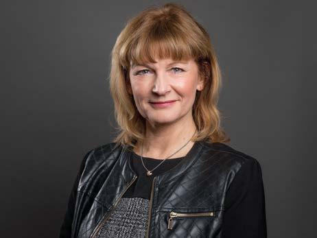 a. varit VD för Travenol AB (Baxter), Astra Pharmaceuticals Ltd och Kabi Pharmacia AB.
