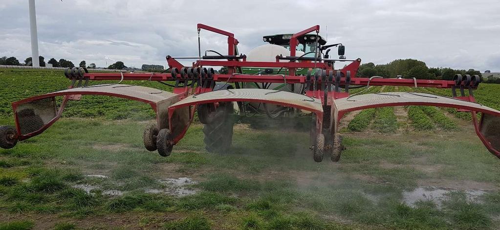 INVESTERINGAR Maskiner Kostnad för årligt arbete i odlingen med traktor och lastare är upptagen till en rimlig timkostnad exkl. arbete, med ledning från maskinkostnadsgruppens maskinkostnader 208.