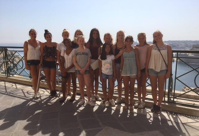 Sista kvällen avslutades med en 4-kamp mot de drygt 20 gymnasterna från Belgien som också var på läger.