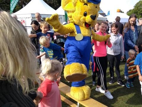 och erbjöd barn att prova på både gymnastik och Bamsegympa.