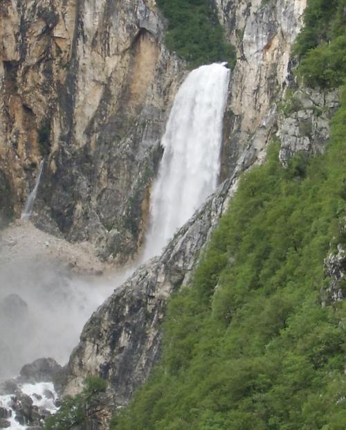 Alpe-Adria Trail, Kranjska Gora Rifugio Solarie Cividale del Friuli, 6 nätter 4(9) Dag 4 Bovec - Drežnica Större delen av dagen följer du en bra och tydligt markerad stig men ett par kortare sträckor