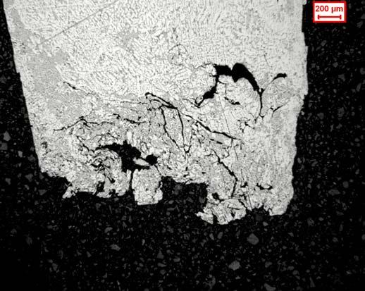 SVENSKA GJUTERIFÖRENINGEN 6 3.3 Metallografi En av de stelnade konerna från degeln undersöktes med hjälp av ljusoptiskt mikroskop.