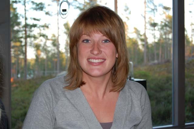 Utmärkelsen till årets spelare (silverfjädern) tilldelas för säsongen 2009/2010: Hanna Åkerlund, Enångers BMK HBF:s styrelse har enhälligt beslutat att tilldela priset Silverfjädern, d v s årets
