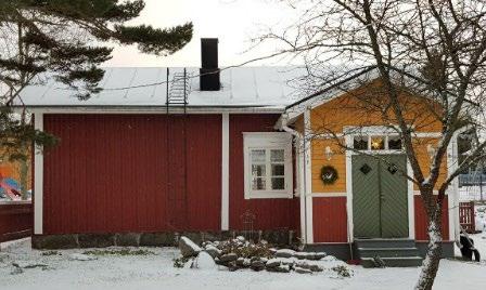 Ulkorakennukset tukevat kohteen ja Kalarannan alueen kulttuurihistoriallisia arvoja.