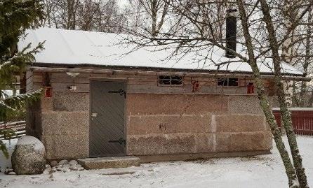 Kuva 13. Varastorakennus etelä-, itä- ja pohjoispuolelta.