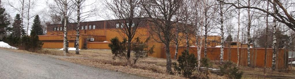 5 Koulu ja tekninen tila, Sulkukatu 12 Skola och tekniskt utrymme, Slussgatan 12 Kohde 5 on entinen ylä-asteen koulu, joka toimii nykyisin ala-asteen kouluna. Rakennukset ovat hyväkuntoisia.