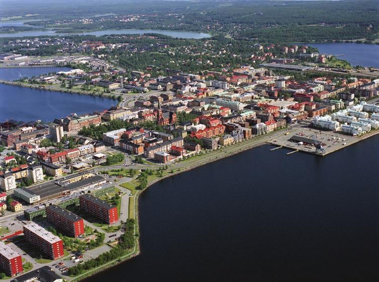 Utbildningsnivån i Luleå är ganska hög i jämförelse med riket som helhet. Endast 9 % av befolkningen mellan 25 och 64 år har folk- eller grundskola.