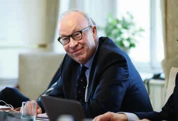 Ledamot i Husqvarna, Indu strivärden, L E Lundberg företagen och Festo AG.