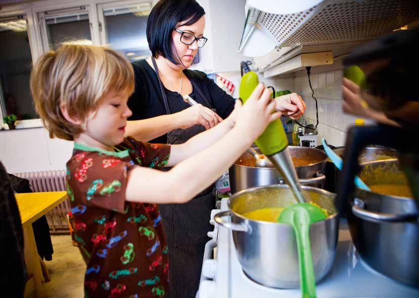 Köksaktivitet Nätverket är ingen nej-rörelse. Soppkök varje måndag lockar mycket folk i området, och bygger en god granngemenskap. vid Göteborgs universitet.