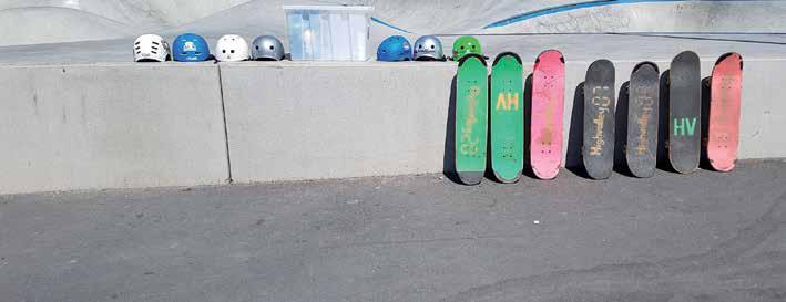 SPORT & LEK Foto: Pia Wulff Skateskola Både för dig som är nybörjare och för dig som kan en del. Högdalens skateförening visar och instruerar. Vatten och frukt finns för alla För: 8 16 år.
