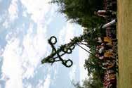 00 Var: Parkleken Farstaängen, Farsta C Foto: Jonas Södergren Lilla midsommar med Clowneri och trolleri Kom och se trollkarlen Jonas