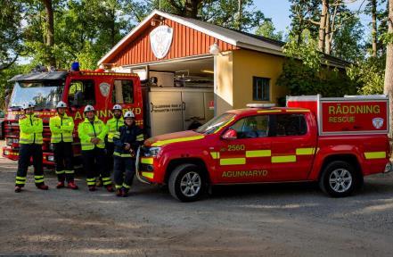 Agunnaryds Frivilliga Brandvärn har en släckbil 267-2510 samt en mindre bil 267-2560. Därför duger det inte att åka i stor klumpig lastbil ut på småvägarnara när sekunderna tickar.