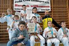 Nichtsdestotrotz war die Motivation ungebrochen, die Saison ohne Niederlage abzuschließen. Gegen die zweite Mannschaft von BSG Sinzheim/Bühl konnten die Herrendoppel zu Beginn gewonnen werden.