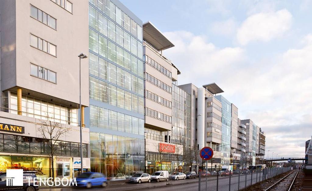 planerade Stockholmsarenan och tunnelbanestationerna i norr. Inbyggnaden ska utformas med vissa delar glastak för att helhetsintrycket blir en ljus och öppen miljö.