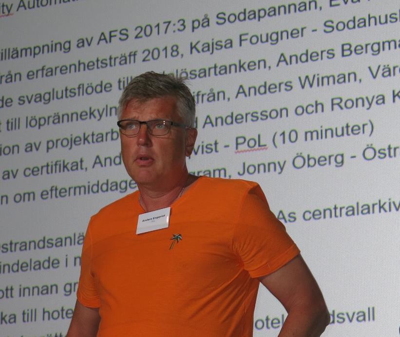 12 Utdelning av Certifikat Anders Engqvist delar ut sina sista
